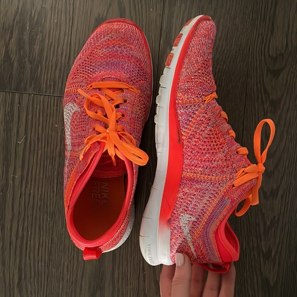 Nike Free 5.0 TR Flyknit in orange - Picture 3 of 5